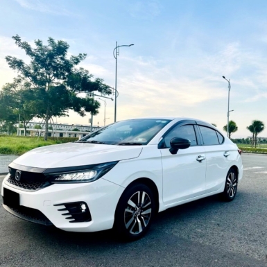 Xe có lái chở khách đi Vũng Tàu