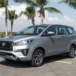 Xe Inova đời mới